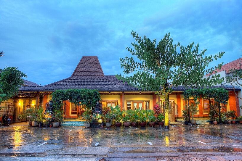 Maharani Guest House Джокьякарта Экстерьер фото