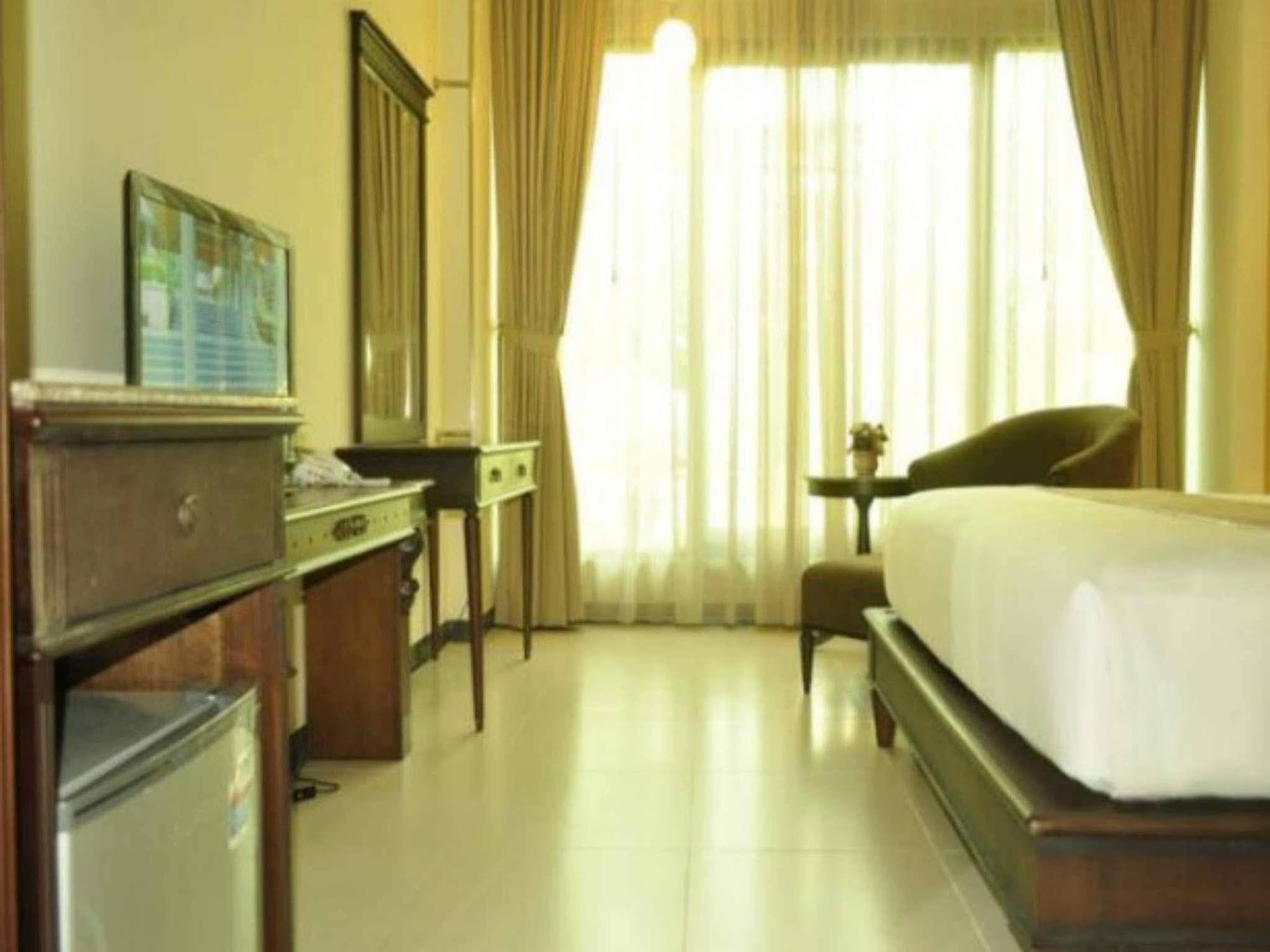 Maharani Guest House Джокьякарта Экстерьер фото